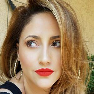 Meet your Posher, Esperanza